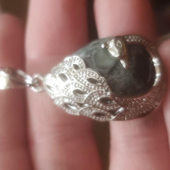 New Silver Wrapped Kambaba Jasper Peacock Pendant. - Picture 11 of 12